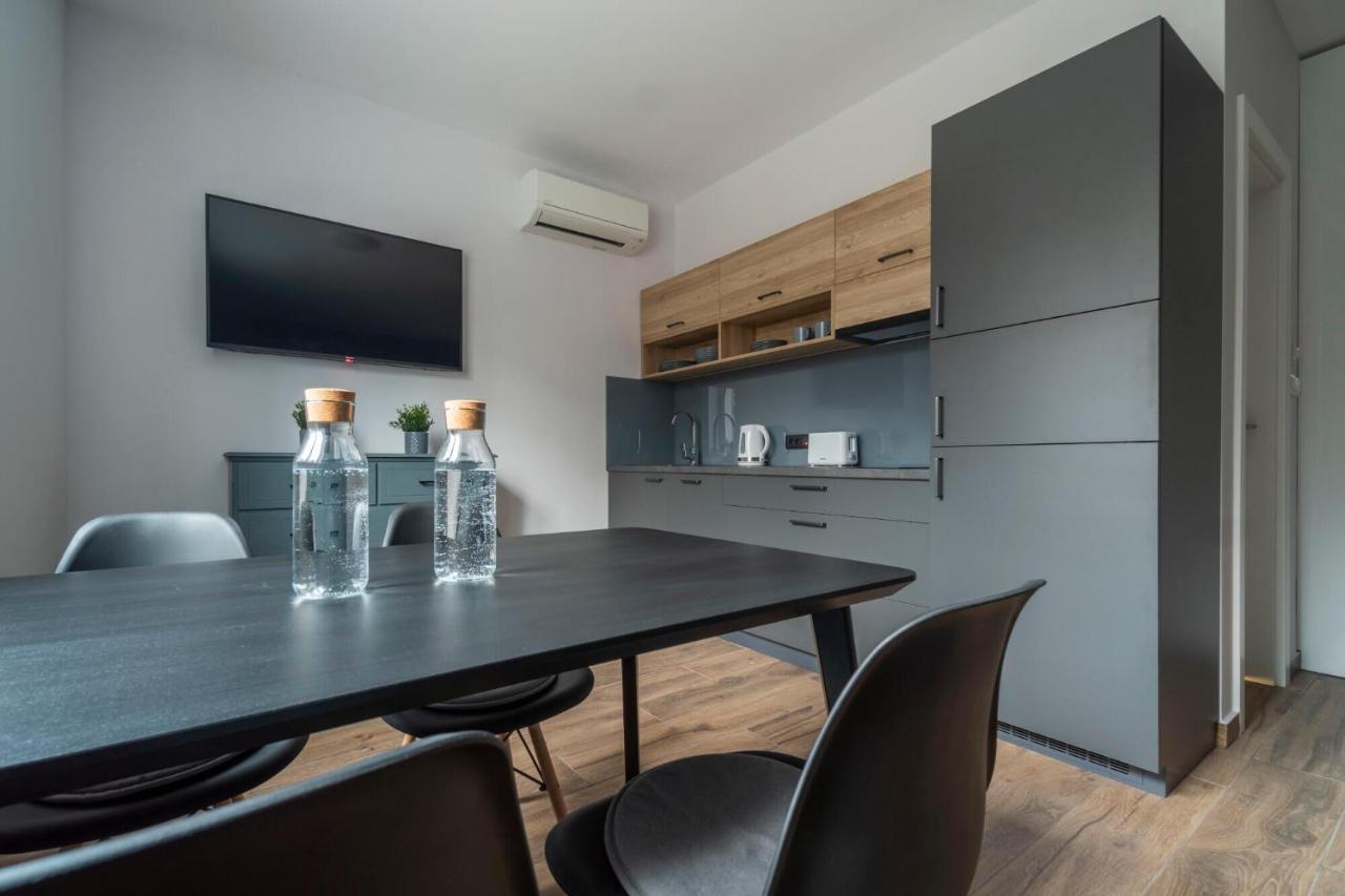 Hostgost Selected Suites - Botanical Garden Belgrado Esterno foto
