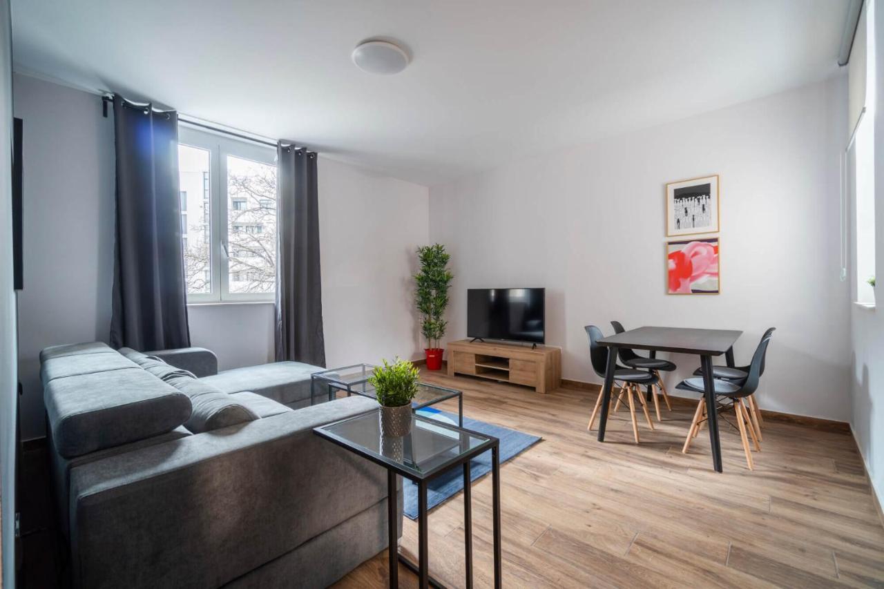 Hostgost Selected Suites - Botanical Garden Belgrado Esterno foto